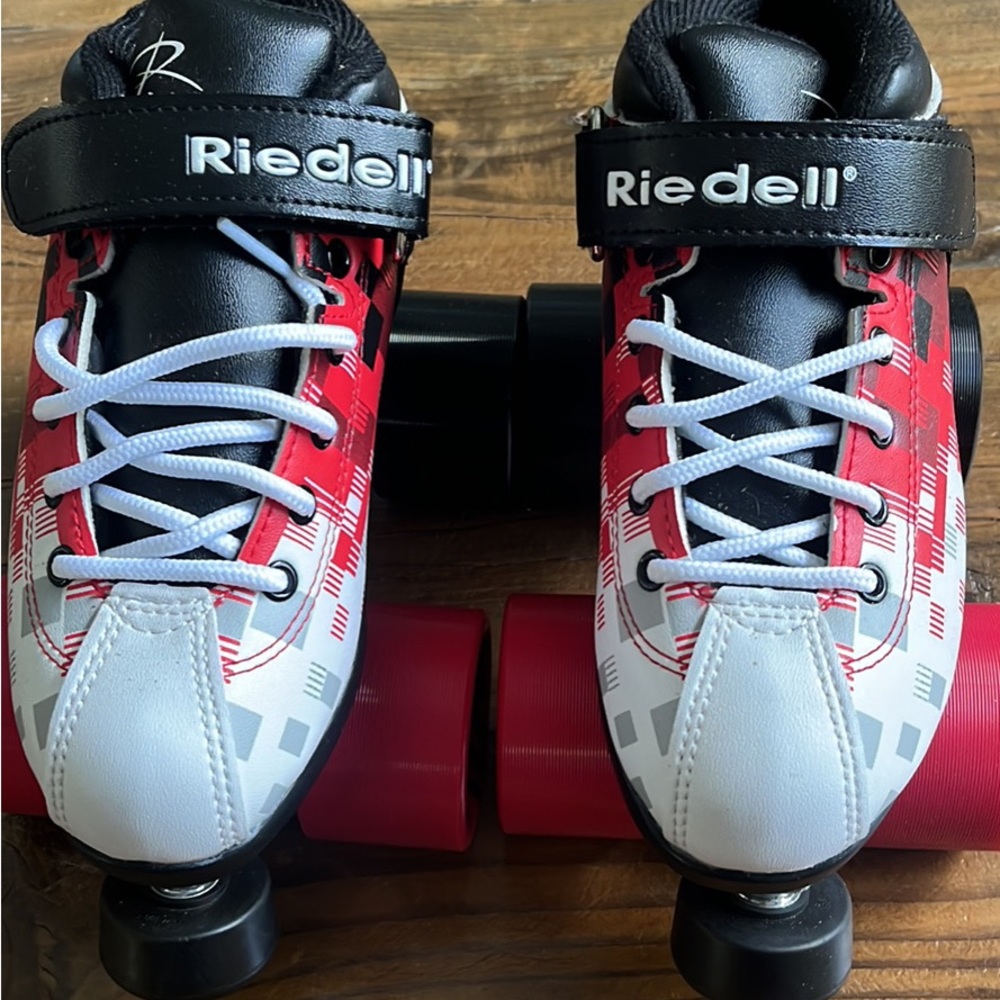 Riedell Dart Pixel Roller Skates